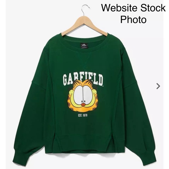 Garfield Collegiate Portrait Women's Crewneck - BoxLunch Exclusive - Picture 3 of 3